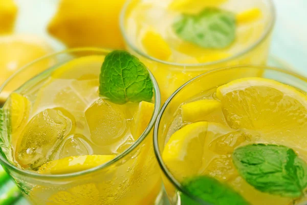 Lemonades with lemon and mint — Stock Photo, Image