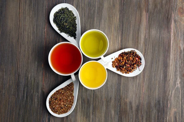 Verschillende soorten droge thee — Stockfoto