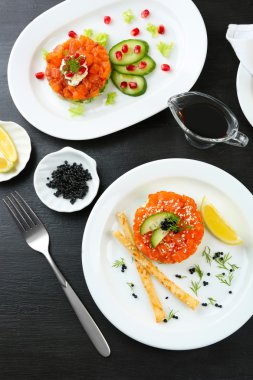 Taze tartar somon ile 