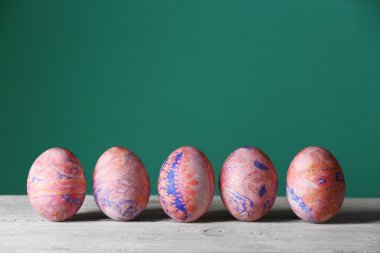boyalı Paskalya yumurtaları