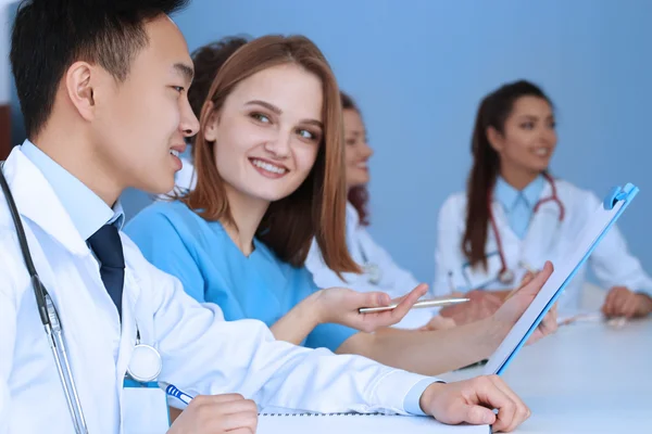 Squadra Medici Sul Posto Lavoro Chiuso — Foto Stock