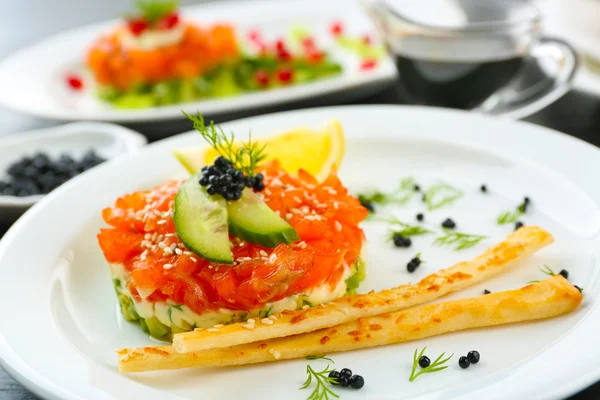 Frisches Tatar mit Lachs — Stockfoto