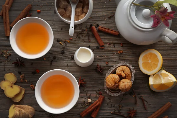 Due tazze di tè preparato — Foto Stock