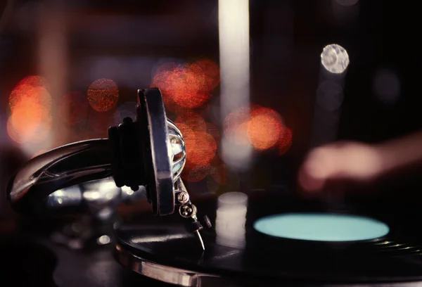 Turntable with vinyl record — Stock Photo, Image