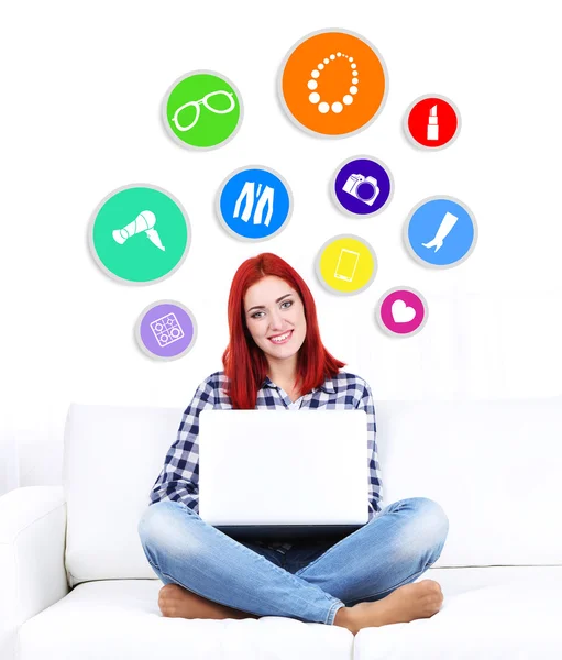 Young woman with laptop — Stock Photo, Image