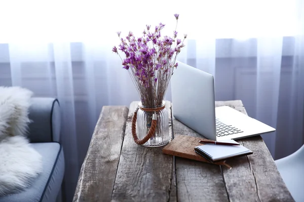 Wooden table with beautiful bouquet — Stock Photo, Image