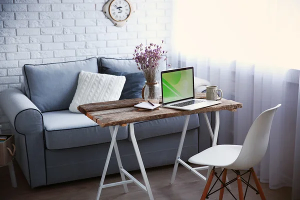 Modernes Interieur. Komfortabler Arbeitsplatz — Stockfoto