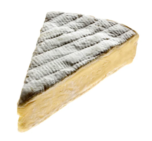 Queijo Brie, isolado sobre branco — Fotografia de Stock