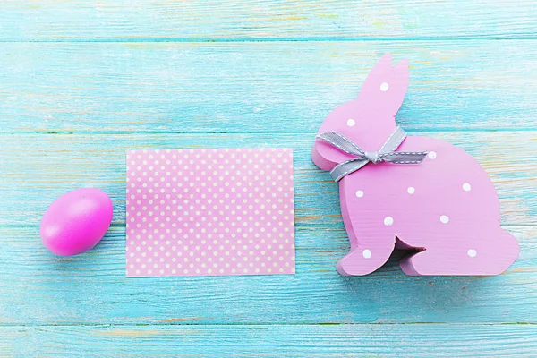 Easter egg with greeting card — Stock Photo, Image