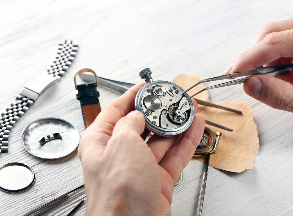 Watchmaker hands repairing mechanism 