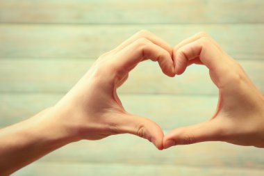 Erkek ve kadın elleri 