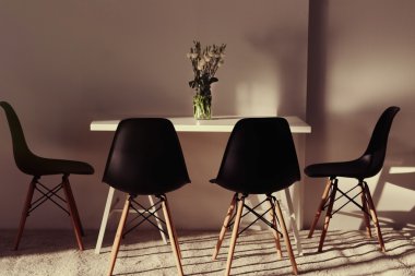 Modern yemek odası..