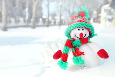 kardan adam doğal rüzgârla oluşan kar yığını