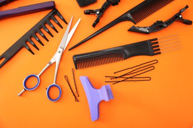 Kuaför ile çeşitli aksesuarlar ayarla