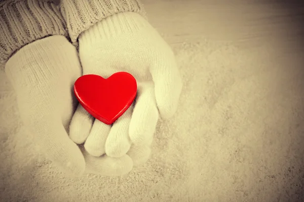 Hands  holding red heart — Stock Photo, Image