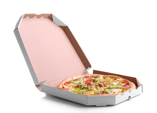 Свіжа піца в картонній коробці — стокове фото