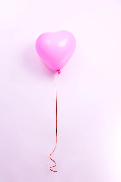 Rosafarbener Herzballon — Stockfoto