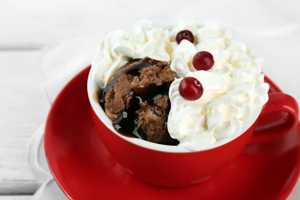 Chocolate mug cake — Stock Photo, Image