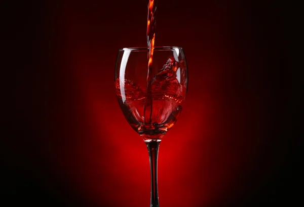 Cam dökme şarap — Stok fotoğraf