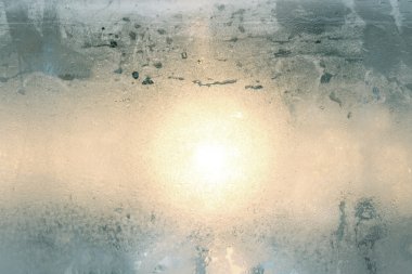 Misted cam aracılığıyla ışık