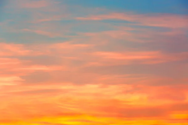 Retro hemel met wolken — Stockfoto