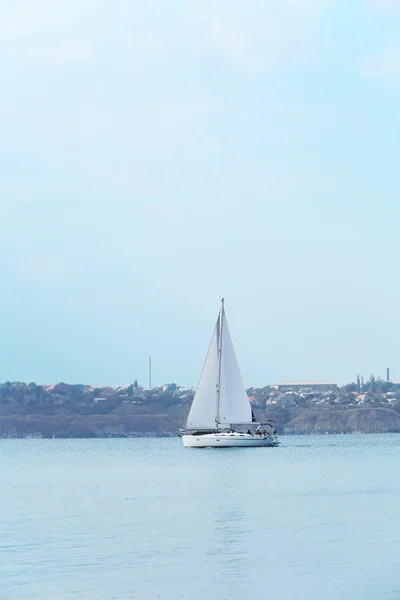 Vacker segelbåt — Stockfoto