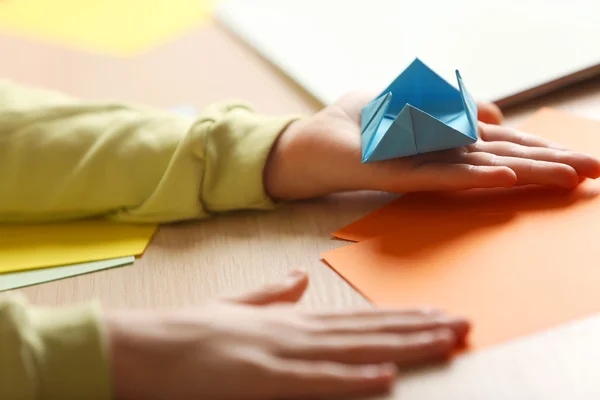 Bambini che fanno cigno — Foto Stock