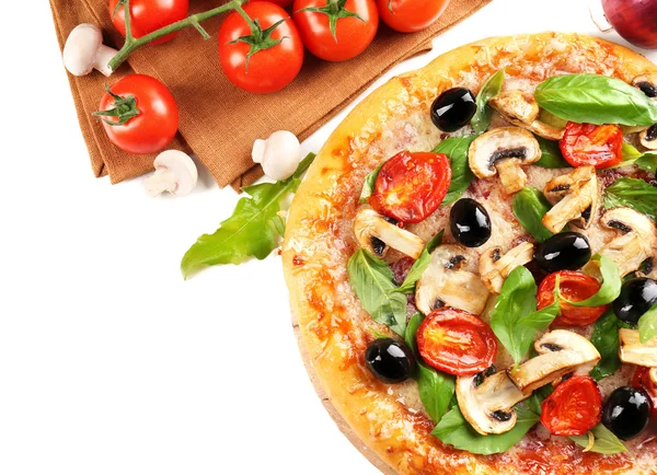 Läckra välsmakande pizza med grönsaker på ljus bakgrund — Stockfoto