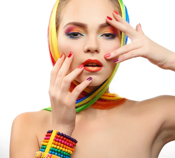 Красива дівчина з барвистим макіяжем — стокове фото
