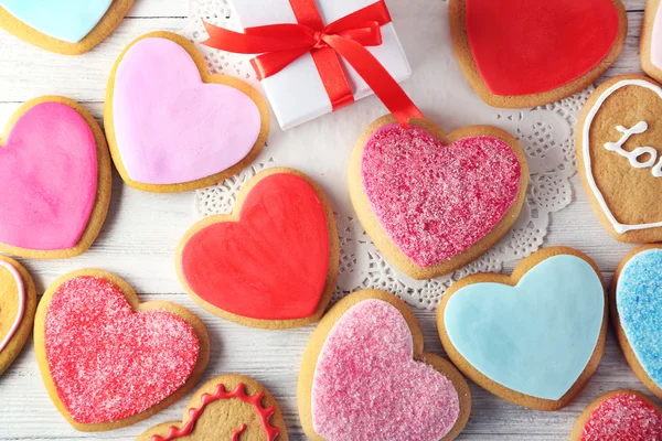 Kleurrijke Valentijn hart koekjes — Stockfoto