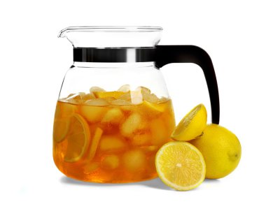 Beyaz izole limonlu buzlu çay kavanozu