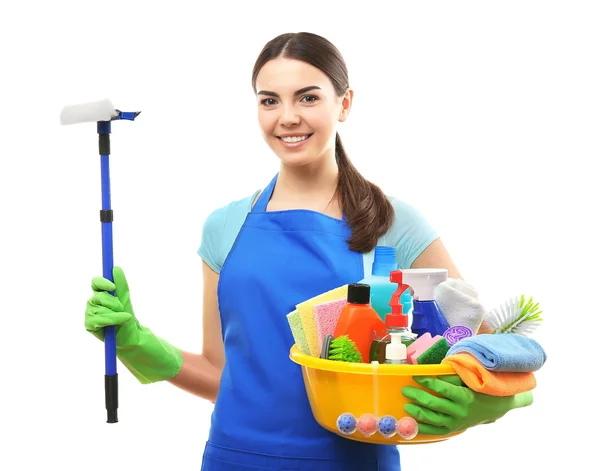 Mulher segurando ferramentas de limpeza — Fotografia de Stock