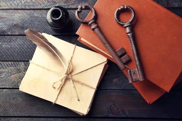 Bunch of old keys with notebooks — Stock Photo, Image