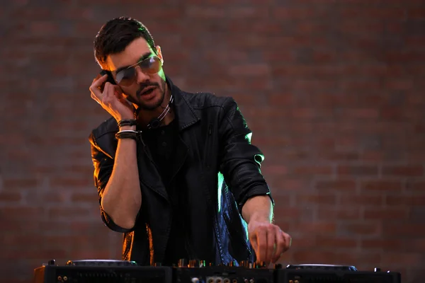 DJ playing music — Stock Photo, Image