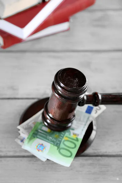 Judges gavel and money — Stock Photo, Image