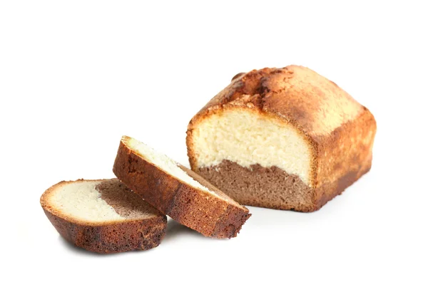 Beyaz izole lezzetli tatlı pasta ekmek — Stok fotoğraf