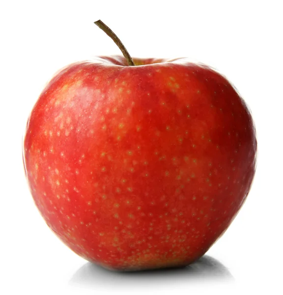 Красное сочное яблоко на белом фоне — стоковое фото