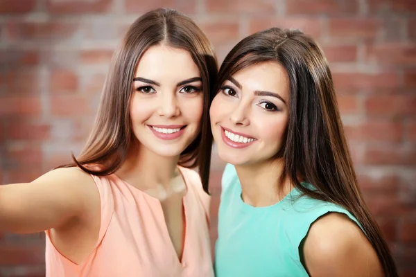 Two teenager girls — Stock Photo, Image