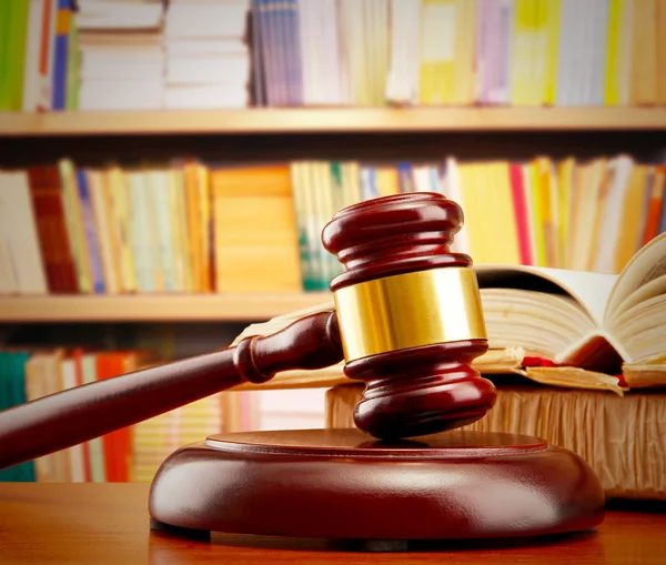 Judge gavel and books on table — Stock Photo, Image