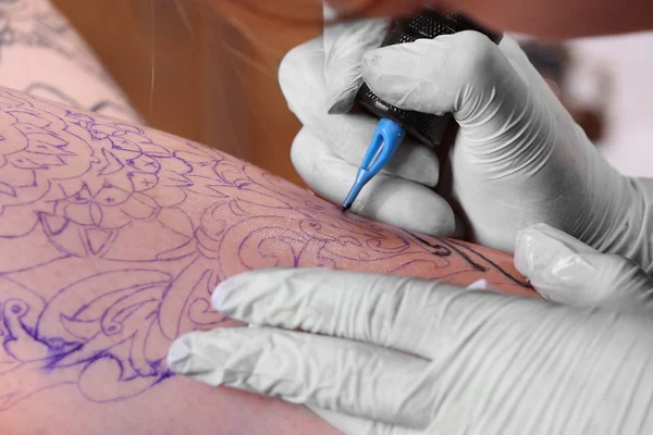 Process för tatuering — Stockfoto