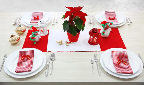 Kerst tafel dekken — Stockfoto