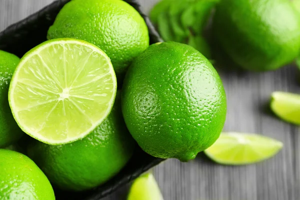 Limes fraîches en gros plan — Photo