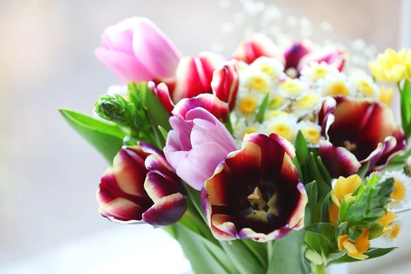 Букет свежих цветов, закрыть — стоковое фото