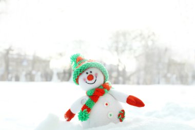 kardan adam doğal rüzgârla oluşan kar yığını