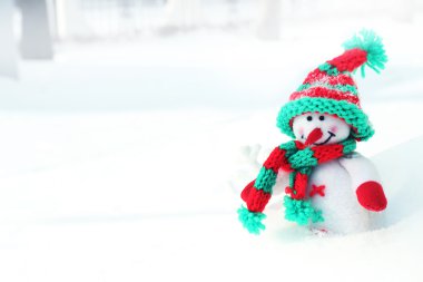 kardan adam doğal rüzgârla oluşan kar yığını