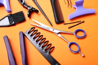 Kuaför ile çeşitli aksesuarlar ayarla