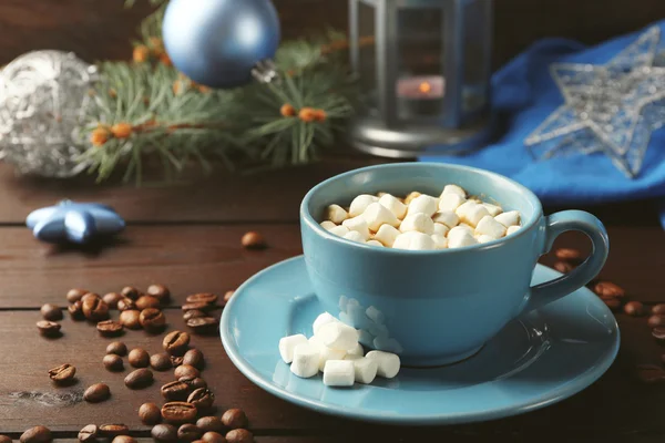 Heiße Schokolade mit Marshmallow — Stockfoto