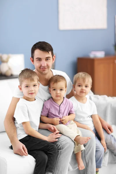 Concetto Familiare Padre Con Figli Sono Nella Stanza — Foto Stock