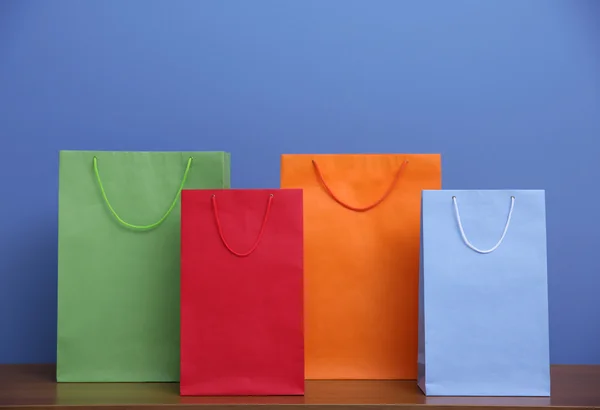 Bolsas de papel de color —  Fotos de Stock