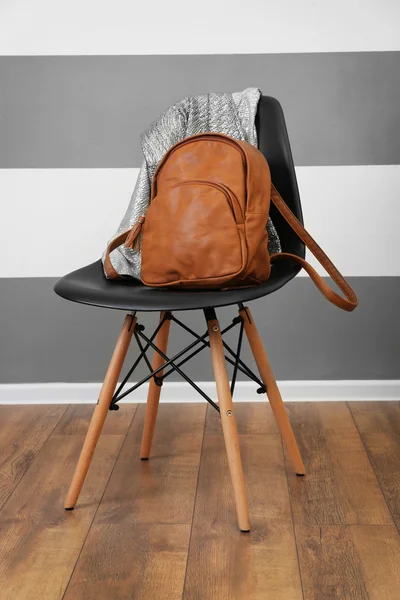 Hnědý kožený batoh — Stock fotografie